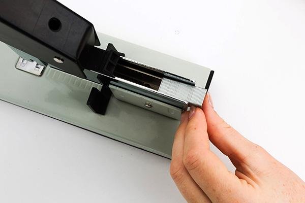 Heavy-Duty Stapler, Multiple Staple Sizes, Full Strip, 160-Sheet Capacity - Image 4